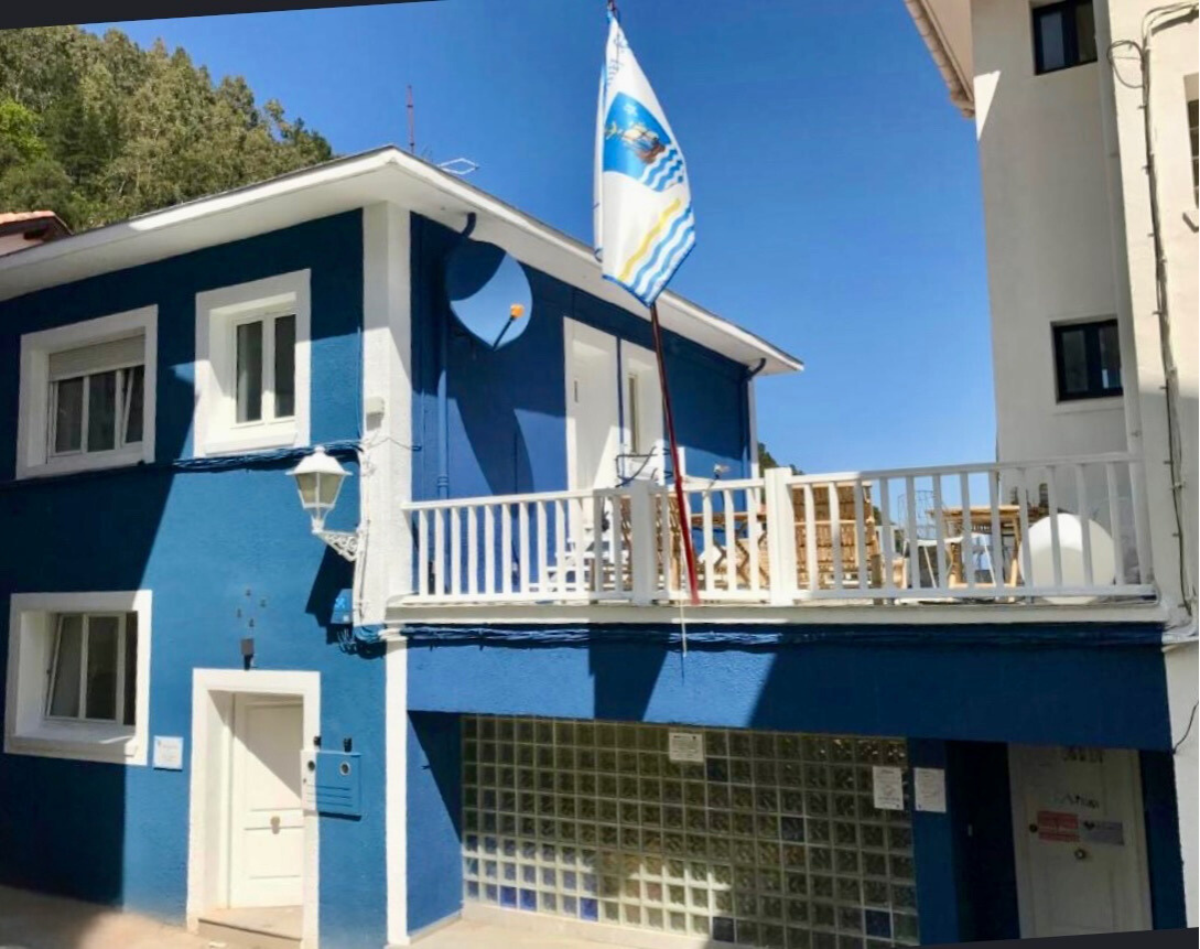 Edificio en Elantxobe con vistas al puerto pesquero
